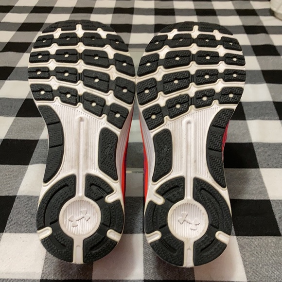 EXC! Under Armour Bandit 3 Running Shoes Size 6Y - Picture 5 of 11